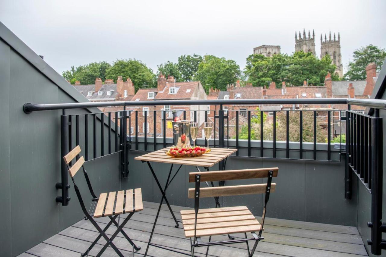 The Quadrant - The Carillon Suite York Exterior photo